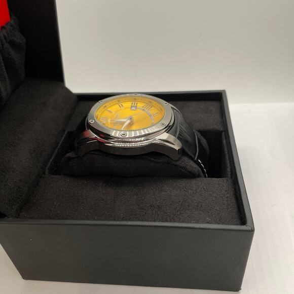 Swiss Legend Traveler Mens Yellow Face Watch w/Box - Picture 4 of 9